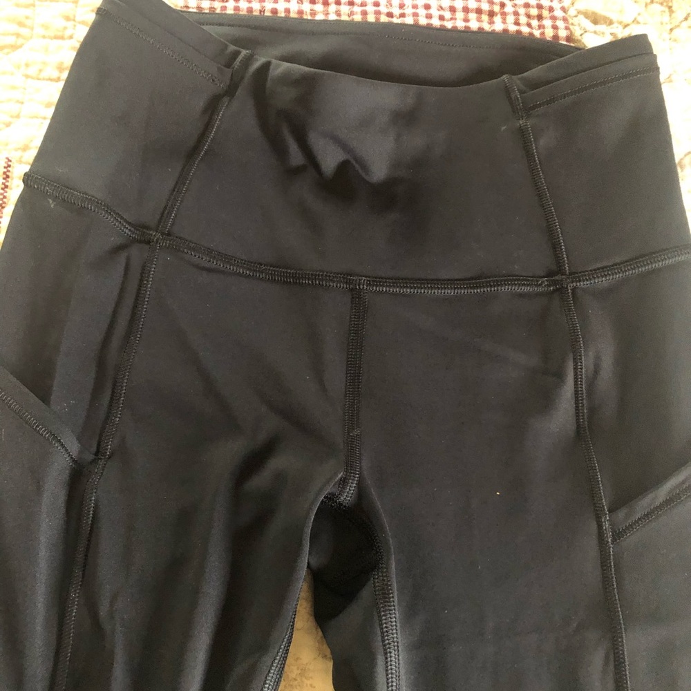 Lululemon black ankle crops